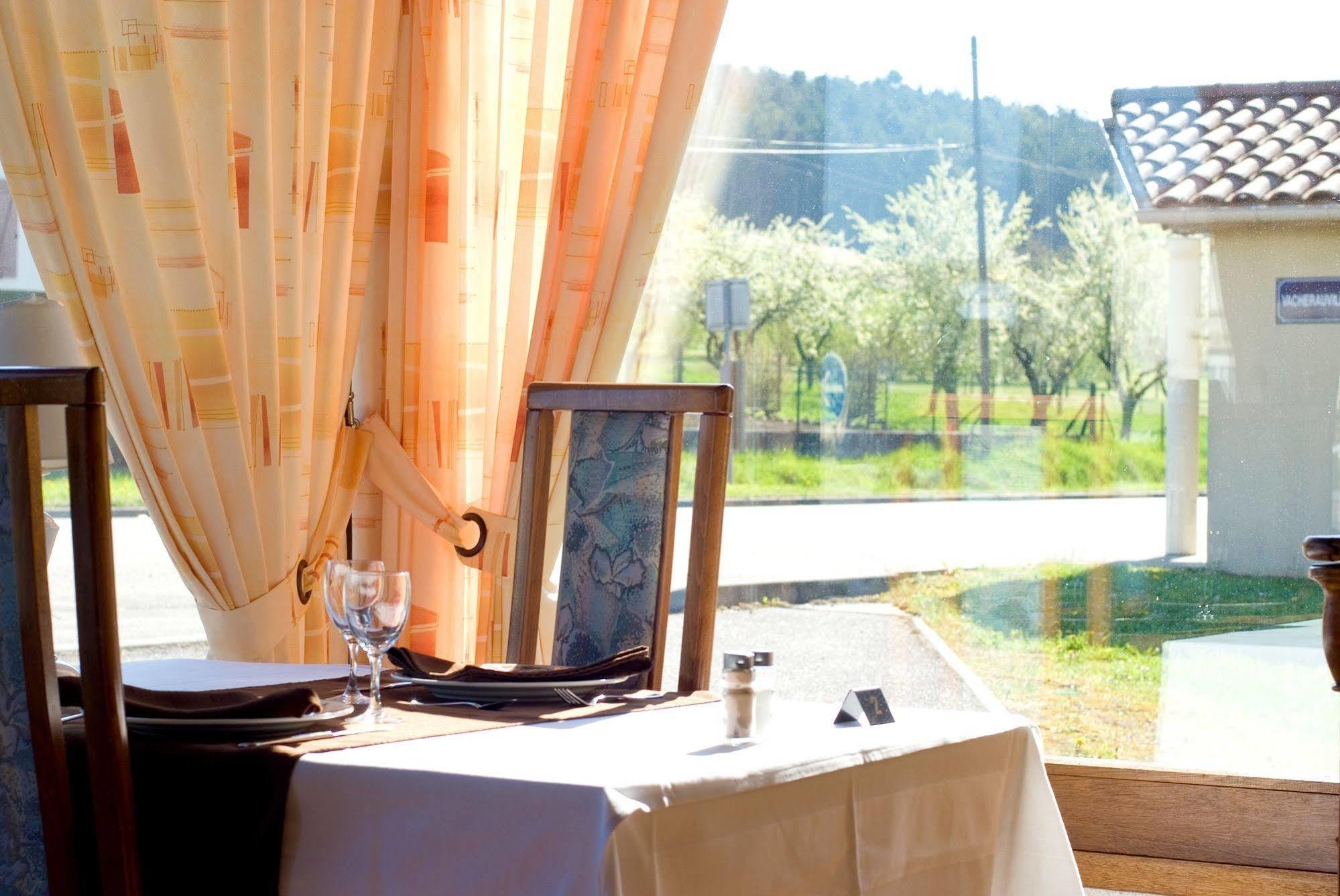 Logis Le Relais De Vacherauville Kültér fotó