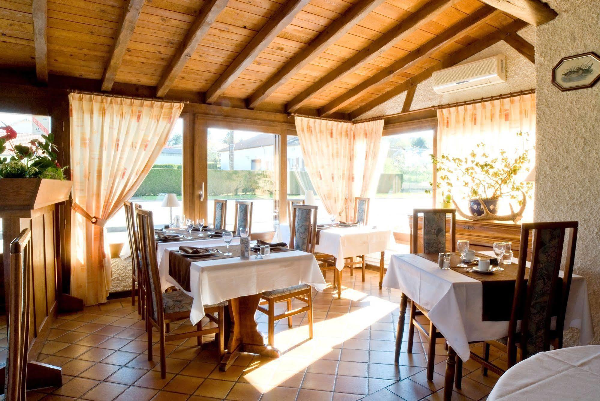 Logis Le Relais De Vacherauville Kültér fotó